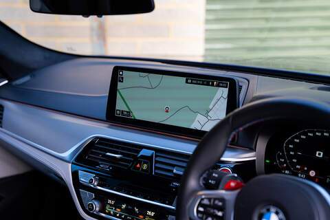 BMW M5 i V8 Competition - Large 37