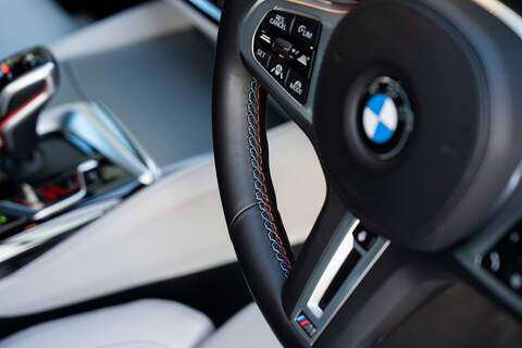 BMW M5 i V8 Competition - Large 24