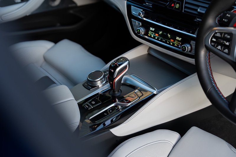 BMW M5 i V8 Competition - Large 25