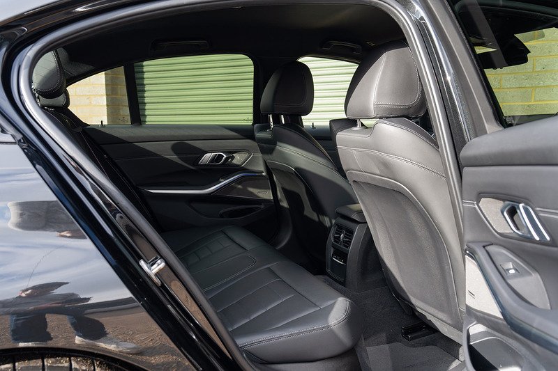 BMW 3 Series M340d MHT - Large 4