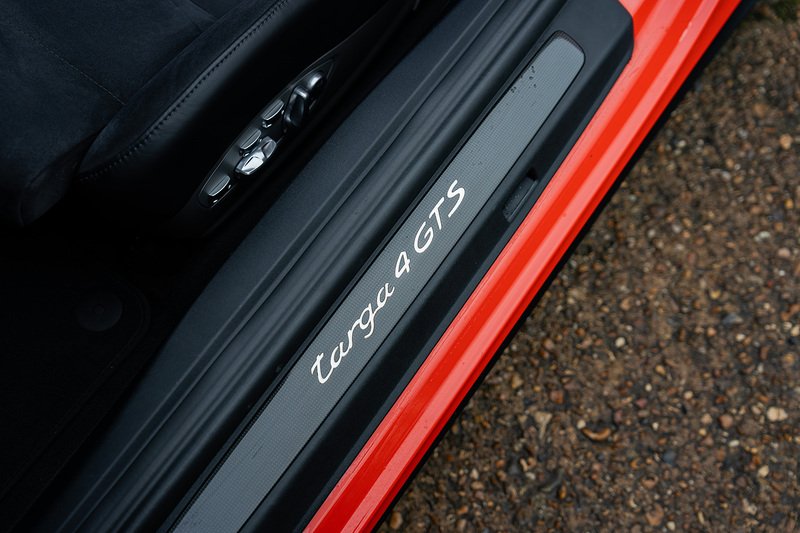 Porsche 911 T 991 4 GTS - Large 16