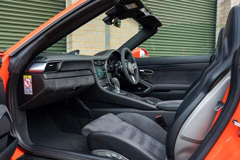 Porsche 911 T 991 4 GTS - Large 3