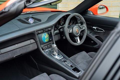 Porsche 911 T 991 4 GTS - Large 4