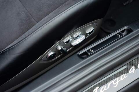 Porsche 911 T 991 4 GTS - Large 14