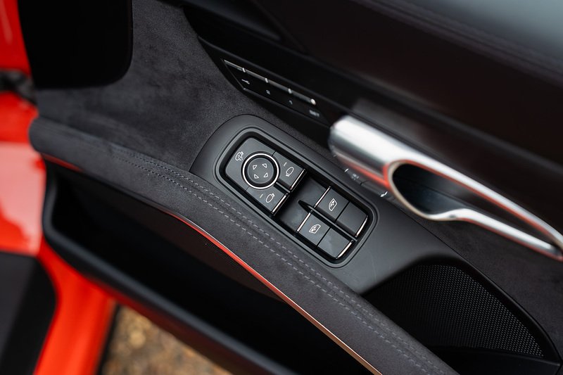 Porsche 911 T 991 4 GTS - Large 32