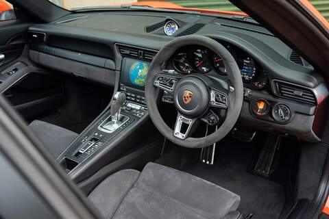 Porsche 911 T 991 4 GTS - Large 29