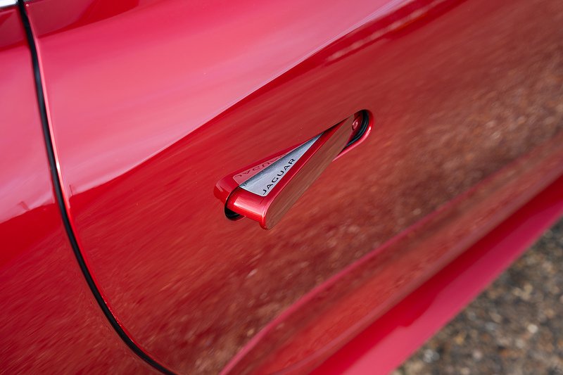 Jaguar F-Type V8 R - Large 26