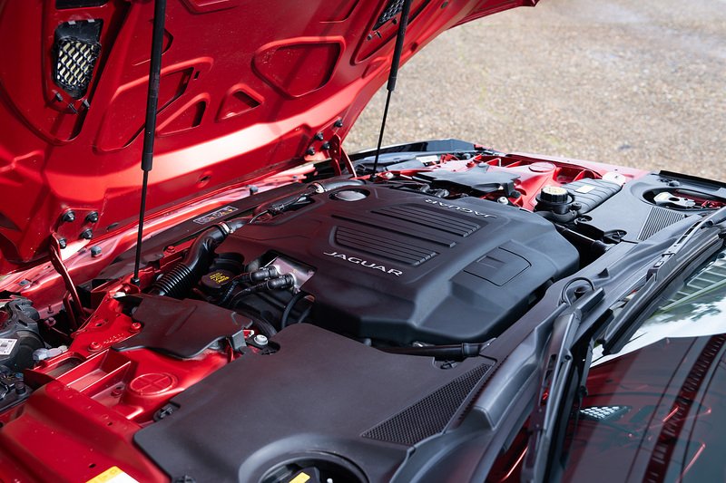 Jaguar F-Type V8 R - Large 55