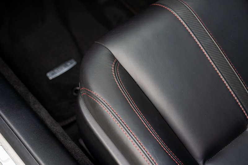 Jaguar F-Type V8 R - Large 35