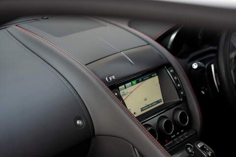 Jaguar F-Type V8 R - Large 13