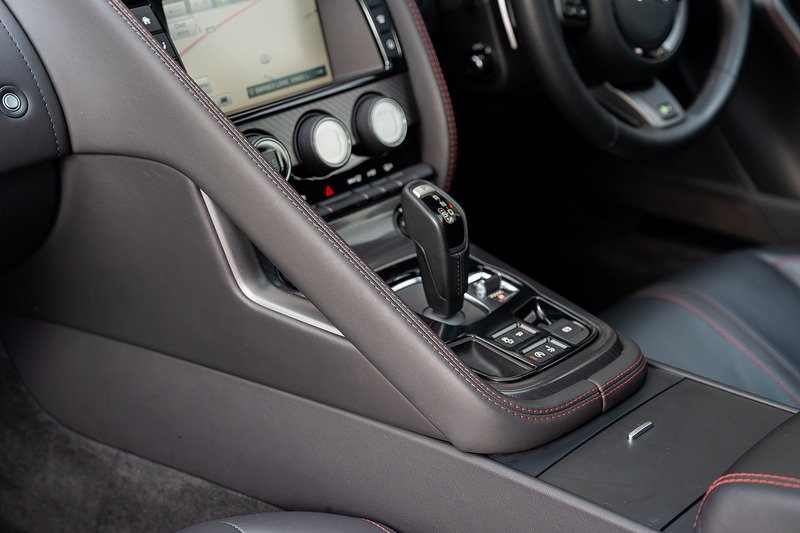 Jaguar F-Type V8 R - Large 53