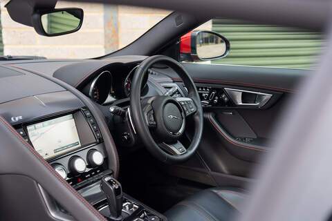 Jaguar F-Type V8 R - Large 37