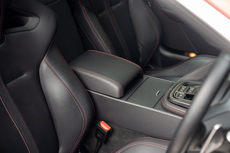 Jaguar F-Type V8 R - Large 41