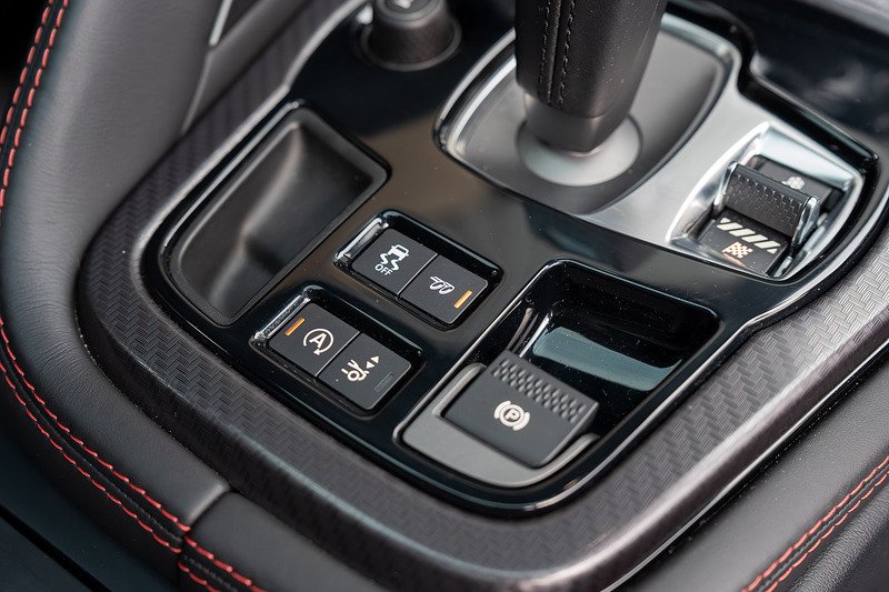 Jaguar F-Type V8 R - Large 20