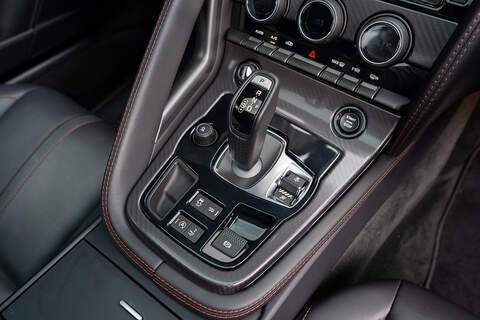 Jaguar F-Type V8 R - Large 12