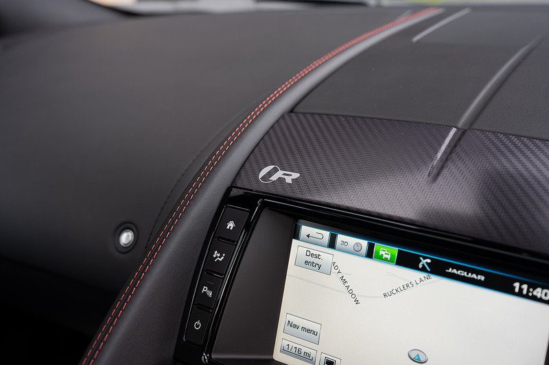 Jaguar F-Type V8 R - Large 40