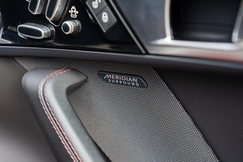 Jaguar F-Type V8 R - Large 16