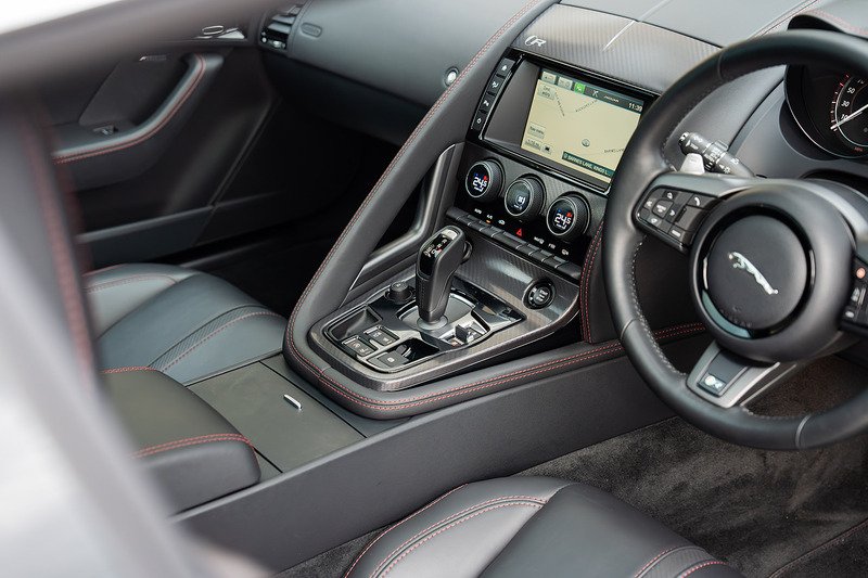 Jaguar F-Type V8 R - Large 11