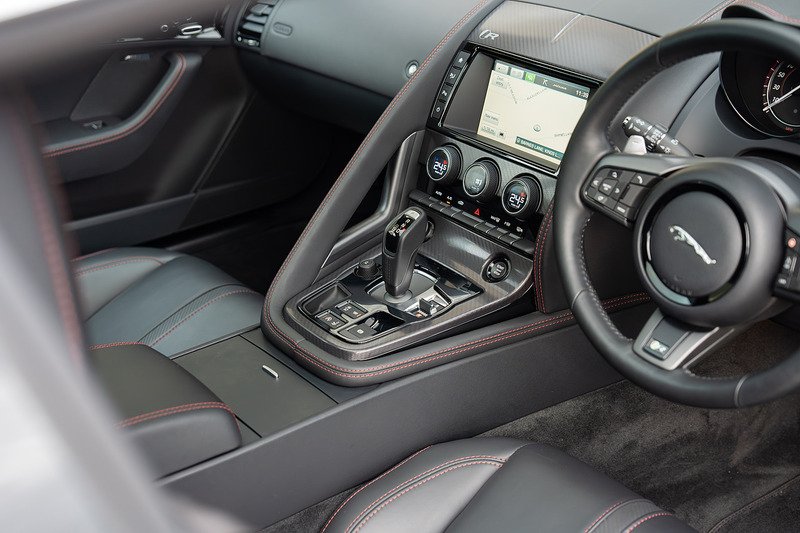 Jaguar F-Type V8 R - Large 45