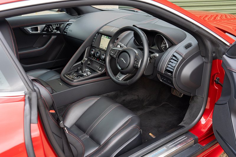 Jaguar F-Type V8 R - Large 10