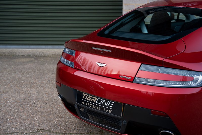 Aston Martin Vantage V8 - Large 21