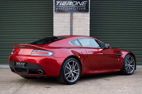 Aston Martin Vantage V8 - Large 1