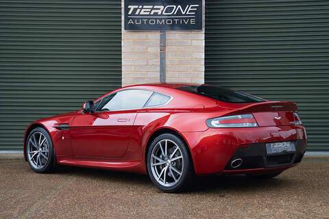 Aston Martin Vantage V8 - Large 8