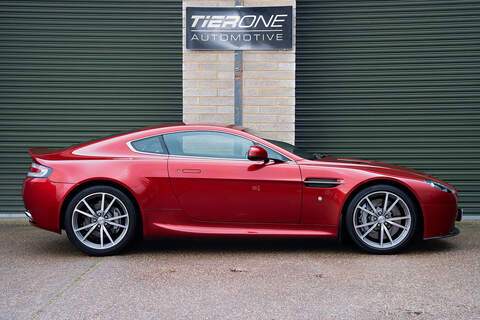 Aston Martin Vantage V8 - Large 2