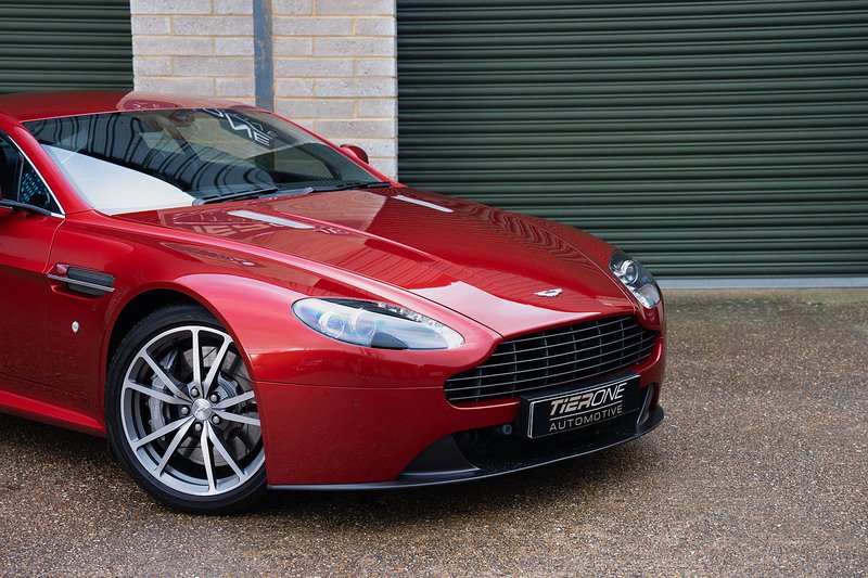 Aston Martin Vantage V8 - Large 33