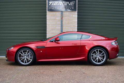 Aston Martin Vantage V8 - Large 9
