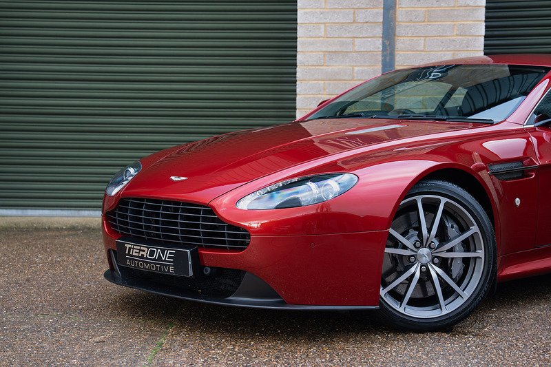 Aston Martin Vantage V8 - Large 35