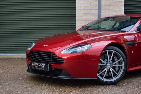 Aston Martin Vantage V8 - Large 35