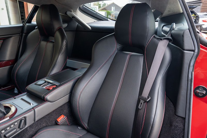 Aston Martin Vantage V8 - Large 5