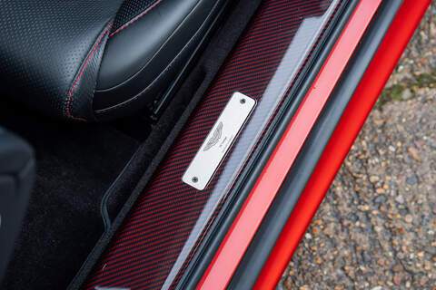 Aston Martin Vantage V8 - Large 25