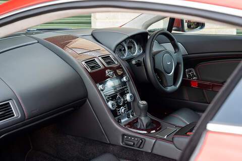 Aston Martin Vantage V8 - Large 4