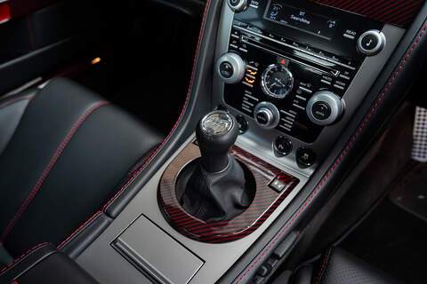 Aston Martin Vantage V8 - Large 16
