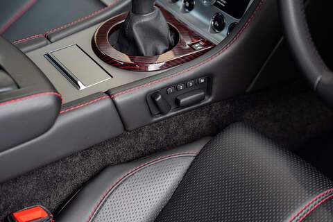 Aston Martin Vantage V8 - Large 28