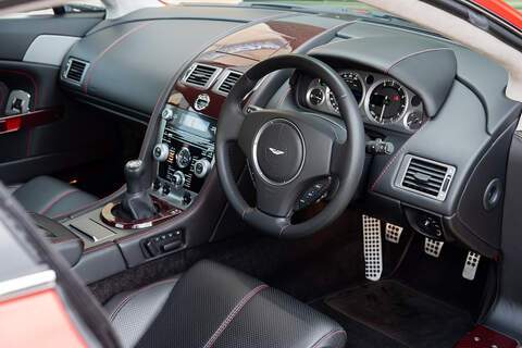 Aston Martin Vantage V8 - Large 24