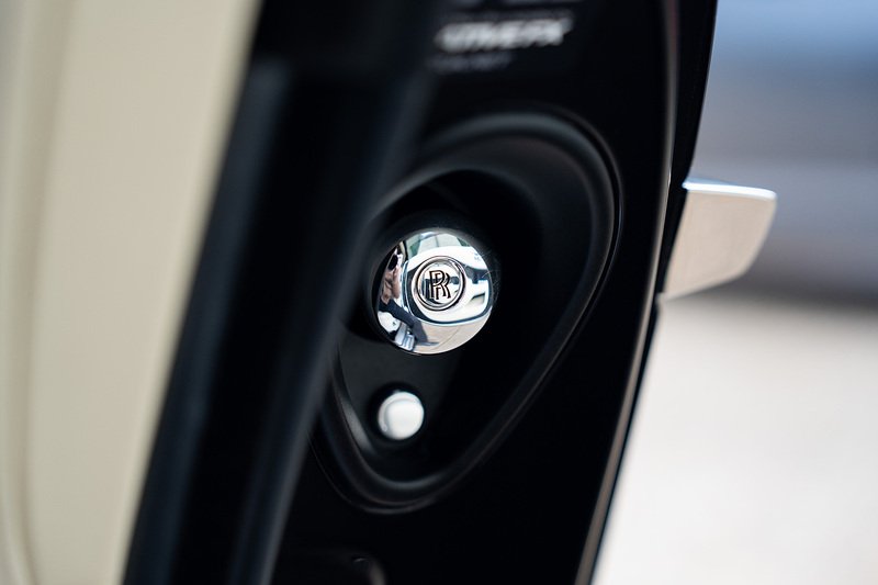 Rolls-Royce Wraith V12 - Large 23