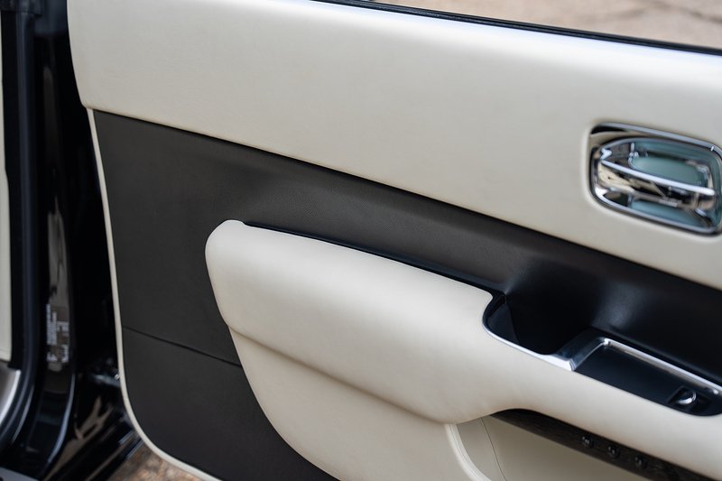 Rolls-Royce Wraith V12 - Large 37