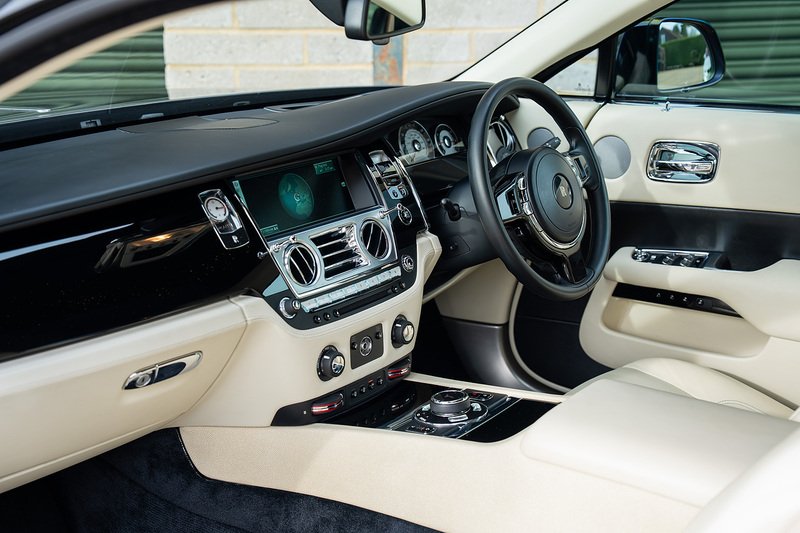 Rolls-Royce Wraith V12 - Large 4