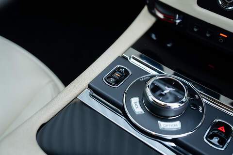 Rolls-Royce Wraith V12 - Large 44