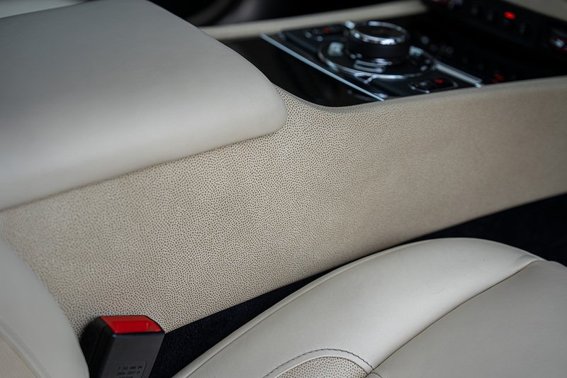 Rolls-Royce Wraith V12 - Large 31