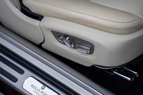 Rolls-Royce Wraith V12 - Large 24