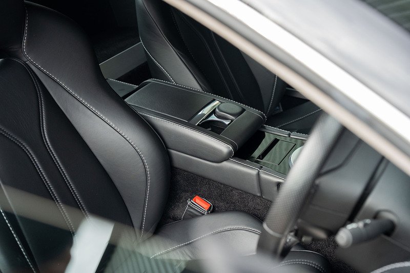 Aston Martin Vantage V12 - Large 24