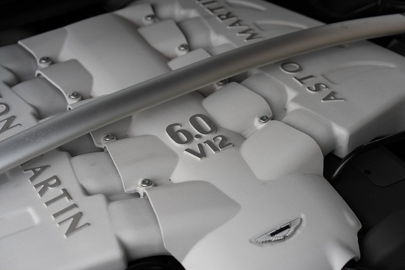 Aston Martin Vantage V12 - Large 52