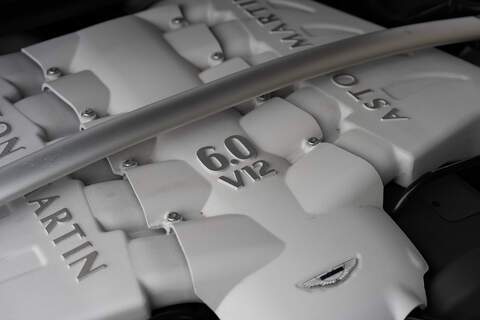 Aston Martin Vantage V12 - Large 52