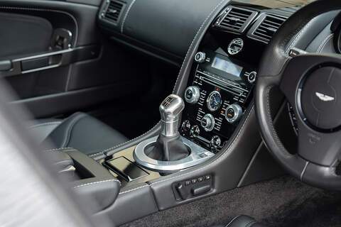 Aston Martin Vantage V12 - Large 36