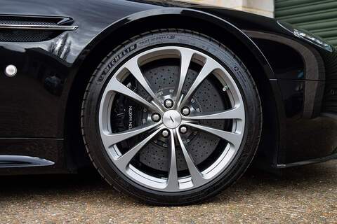 Aston Martin Vantage V12 - Large 22