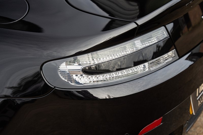 Aston Martin Vantage V12 - Large 42